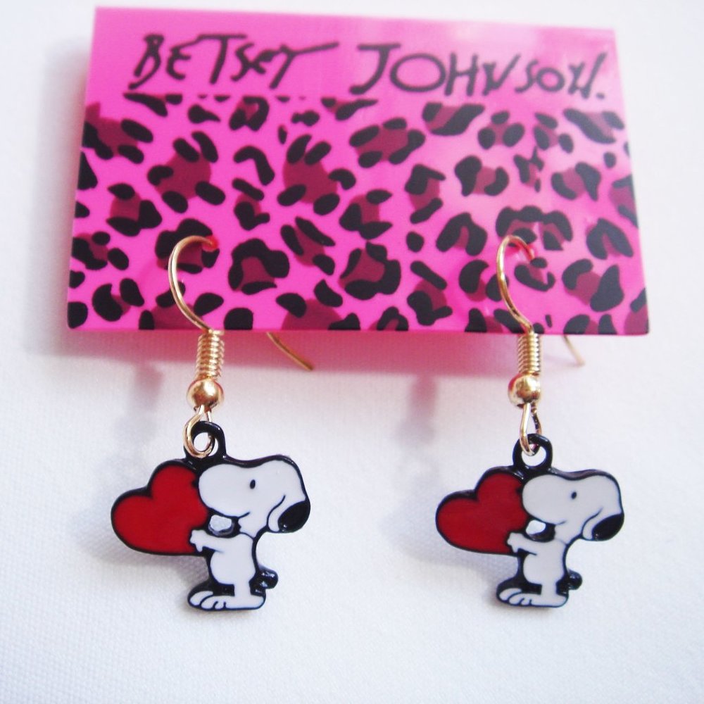SNOOPY DOG WITH RED HEART EARRINGS